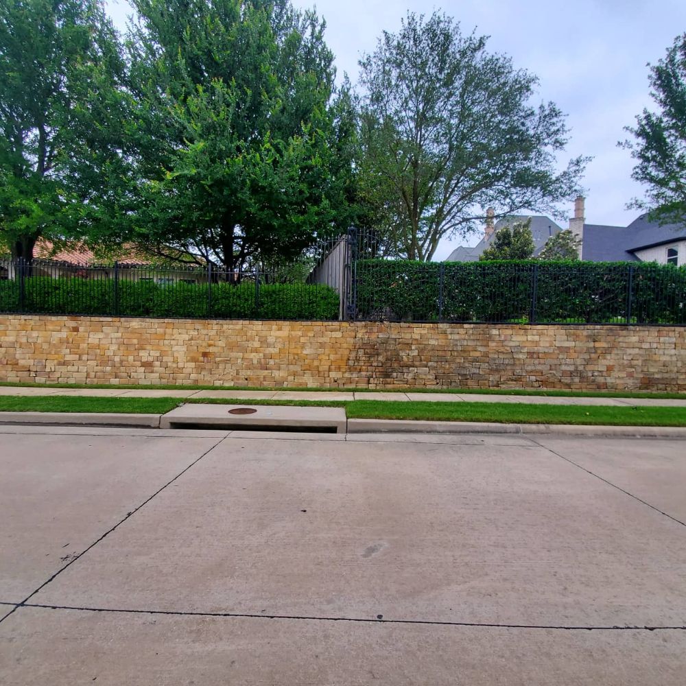 Retaining Wall Brick Cleaning in Frisco, TX